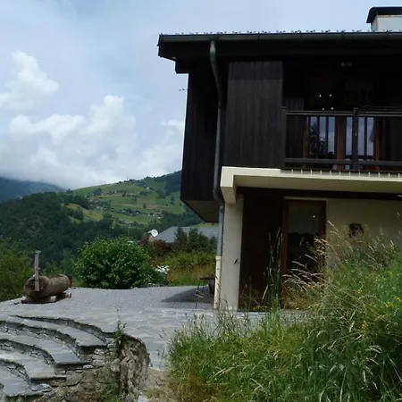 Renove, 9 Personnes, 3 Chambres, 1 Mezzanine - Ch09 *