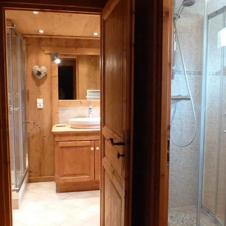 Renove, 9 Personnes, 3 Chambres, 1 Mezzanine - Ch09 Chalet